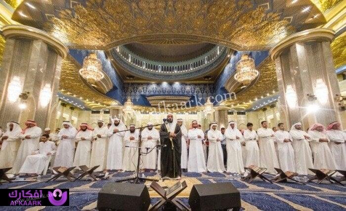 ما هي أهم تأويلات ان سيرين لرؤية الصلاة عكس القبلة؟
